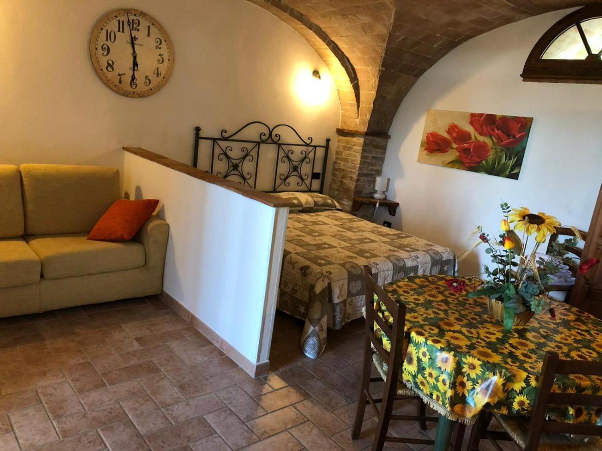 Agriturismo Casale Giulia Volterra Exterior photo