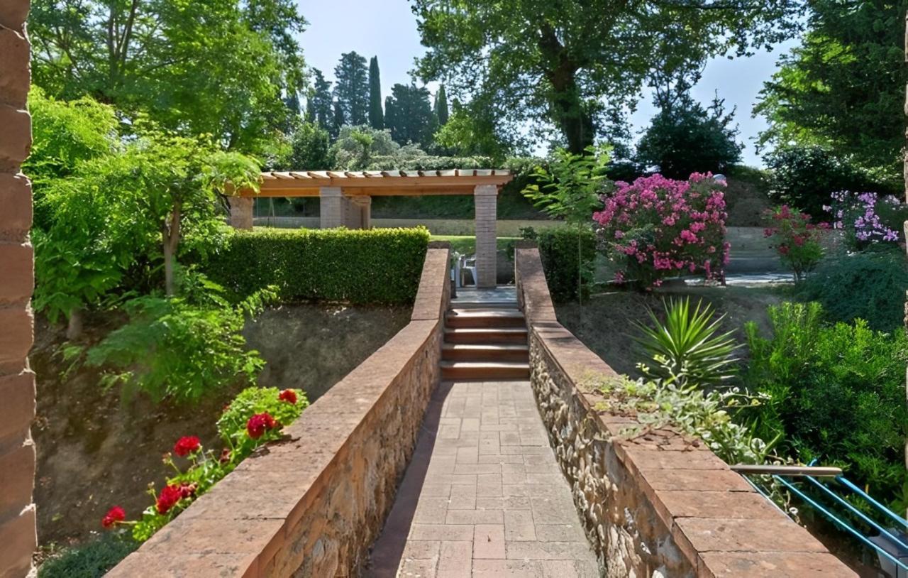 Agriturismo Casale Giulia Volterra Exterior photo